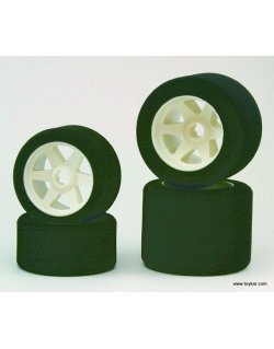 36223-32 DIS 1/8 RACING TYRE FRONT 32