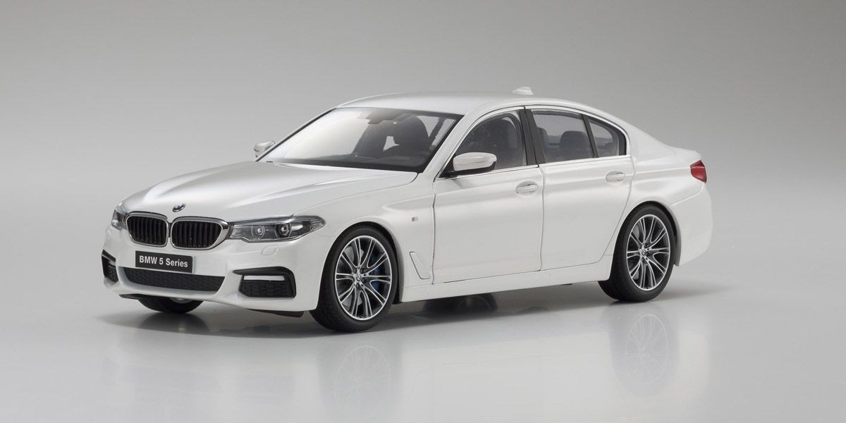 08941W KYOSHO ORIGINAL 1/18scale BMW 5 Series (G30) Mineral White