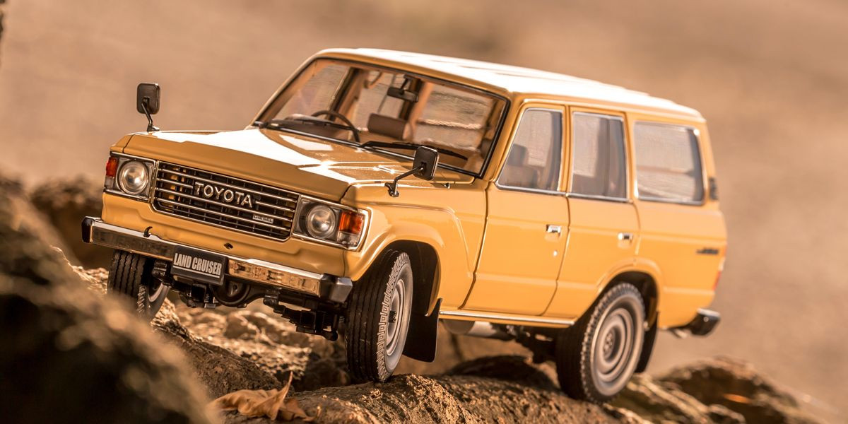 08956BE Toyota Land Cruiser 60 (Traditional Beige) KYOSHO ORIGINAL 1/18 scale
