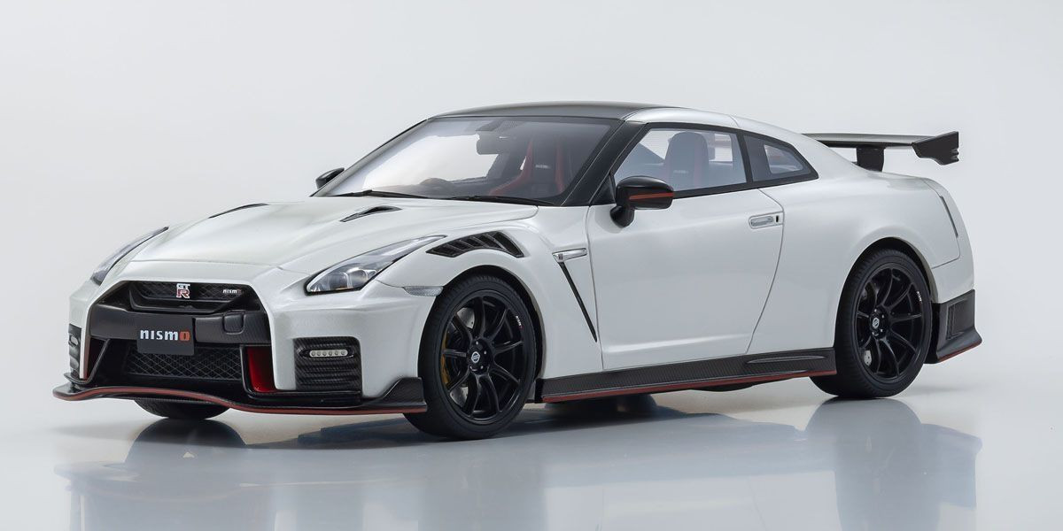 KSR18048W Nissan GT-R NISMO 2020 (White) SAMURAI 1/18 scale