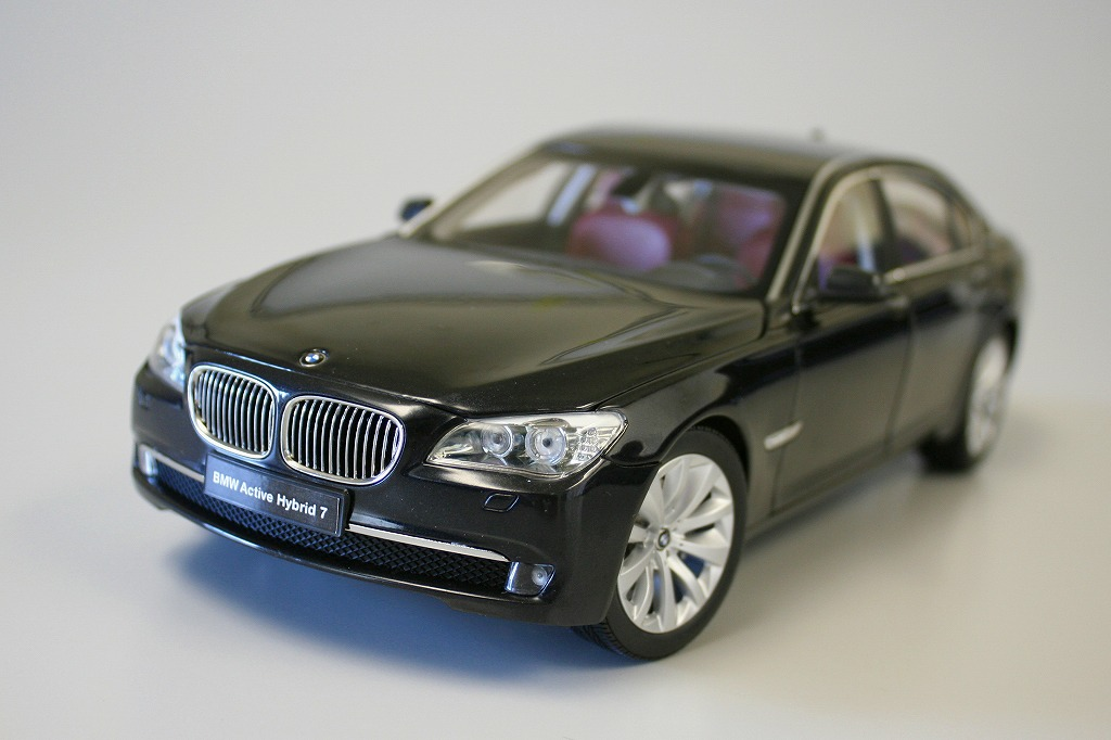 1/18 BMW ActiveHybrid 7 Black Sapphire