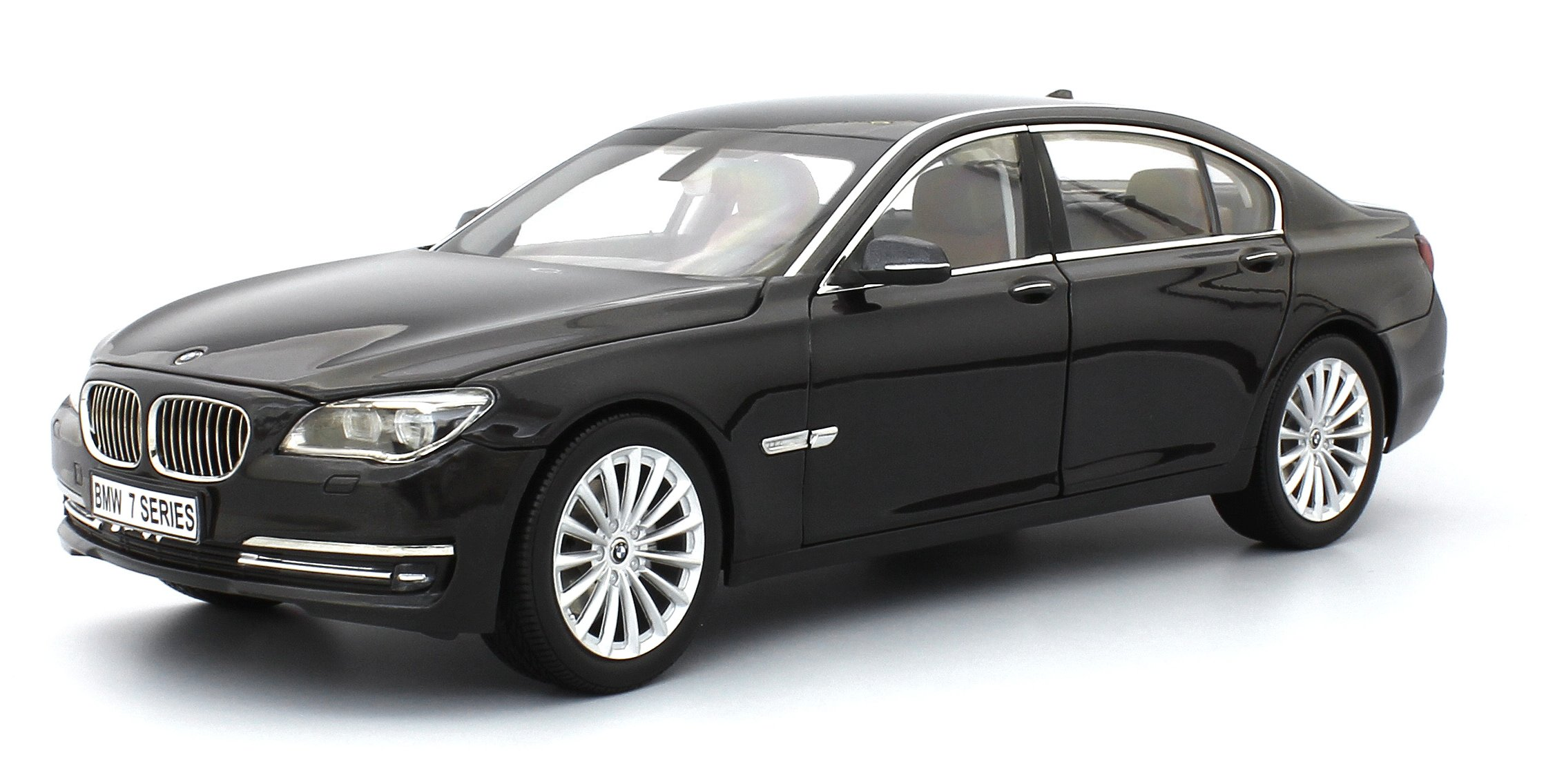 1/18 BMW 760LI (F02) Carbon Black