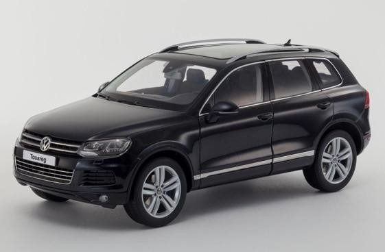 1/18 Volkswagen Touareg 2010 FSI Deep Black Pearl