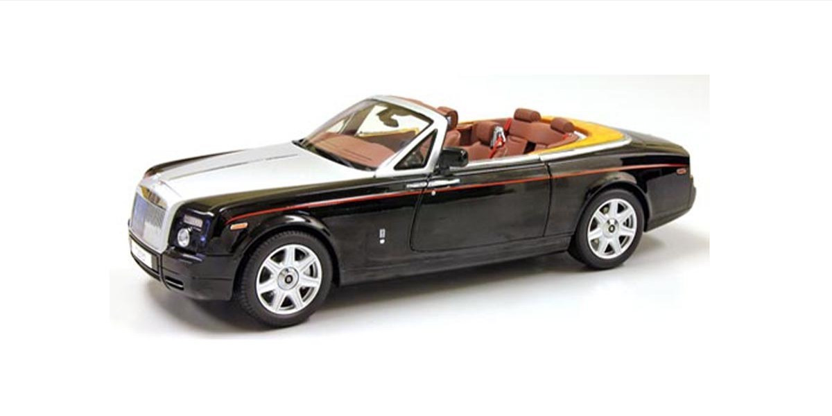 1/18 Rolls-Royce Phantom drop head coupe (Diamond Black)