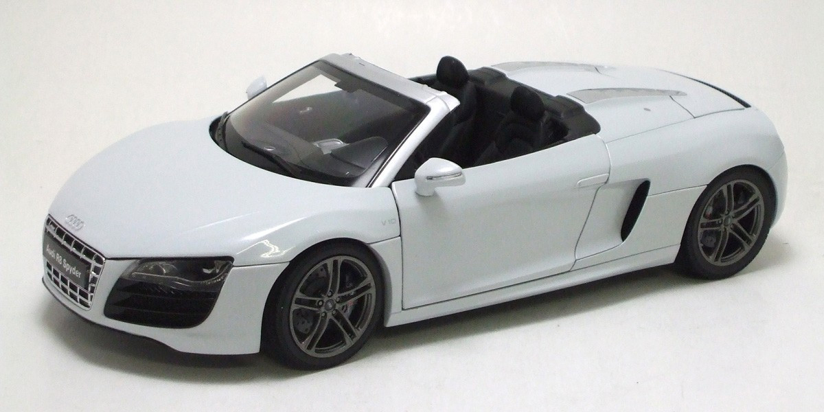 1/18 Audi R8 Spider 5.2FSI Quattro Suzuka Gray