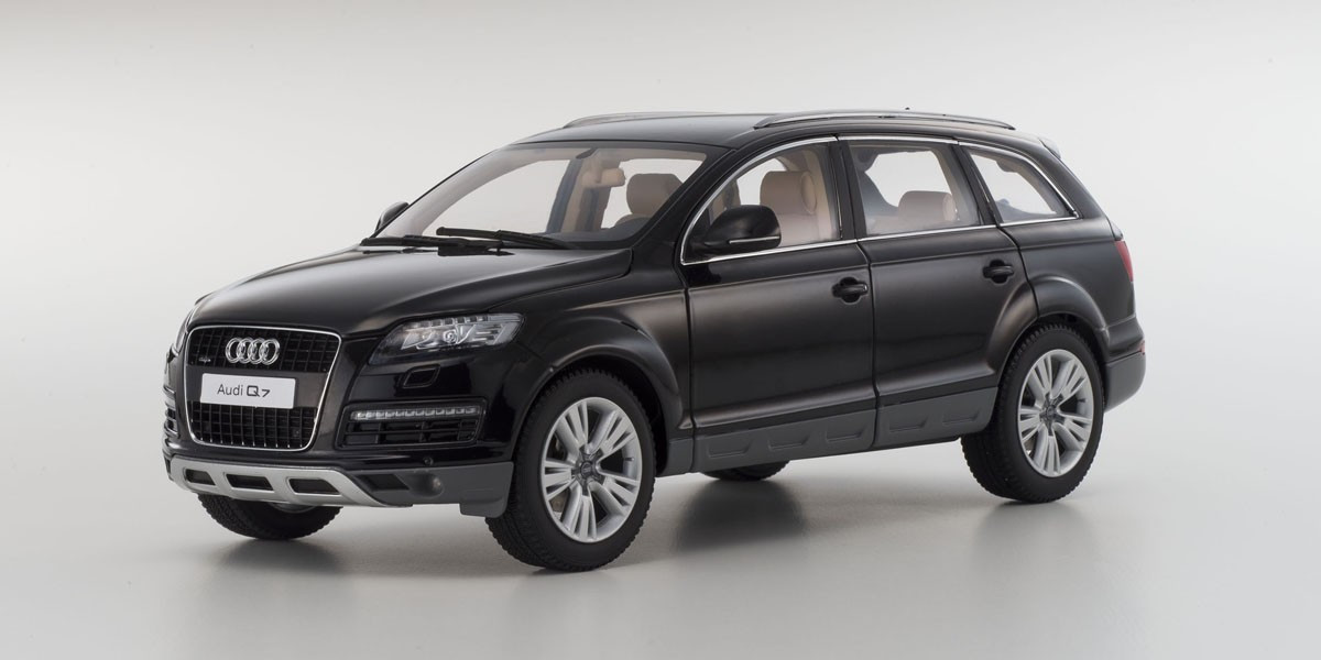 1/18 AUDI Q7 Facelift Orca Black