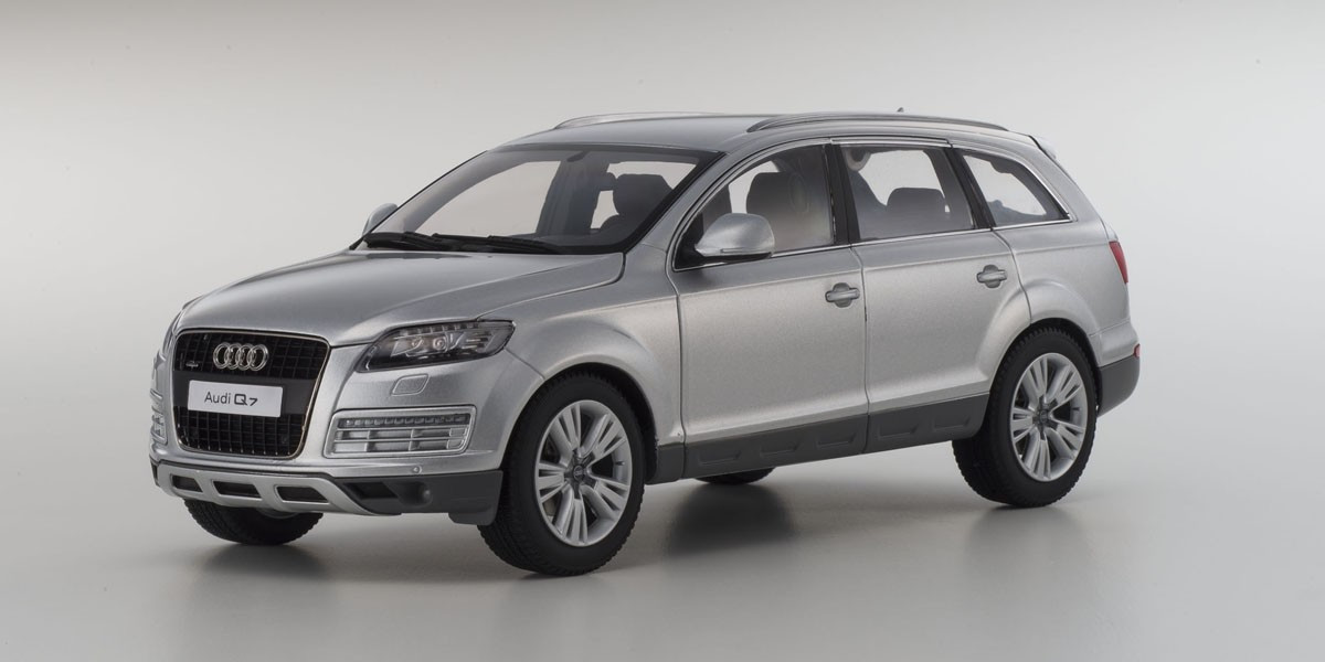 1/18 AUDI Q7 Facelift Ice Silver