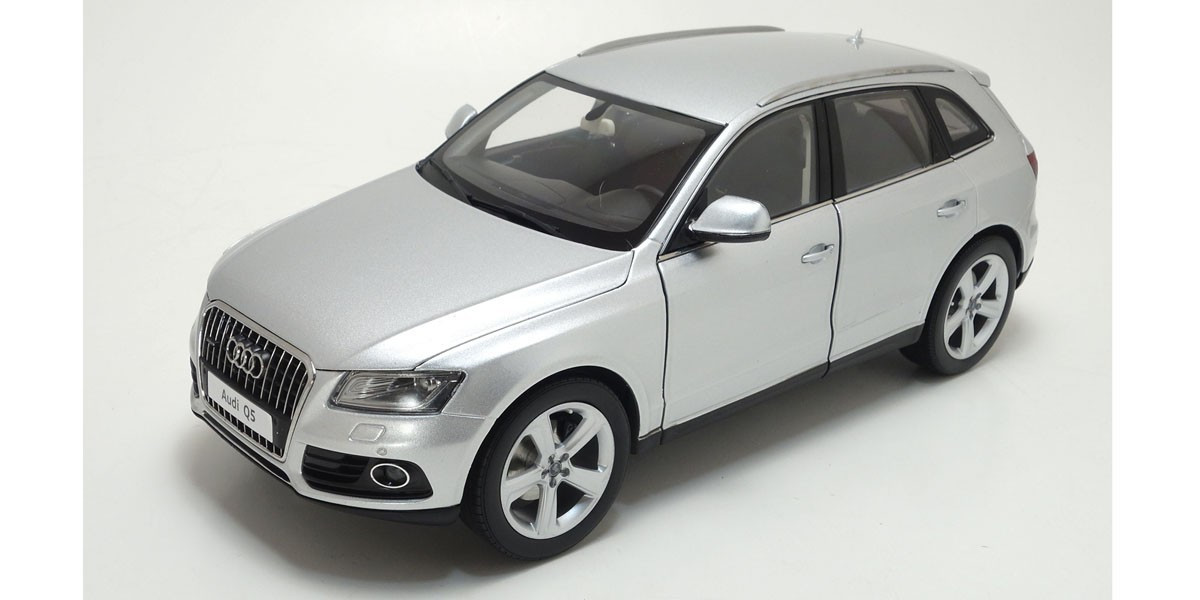 1/18 Audi Q5 2013 Ice Silver