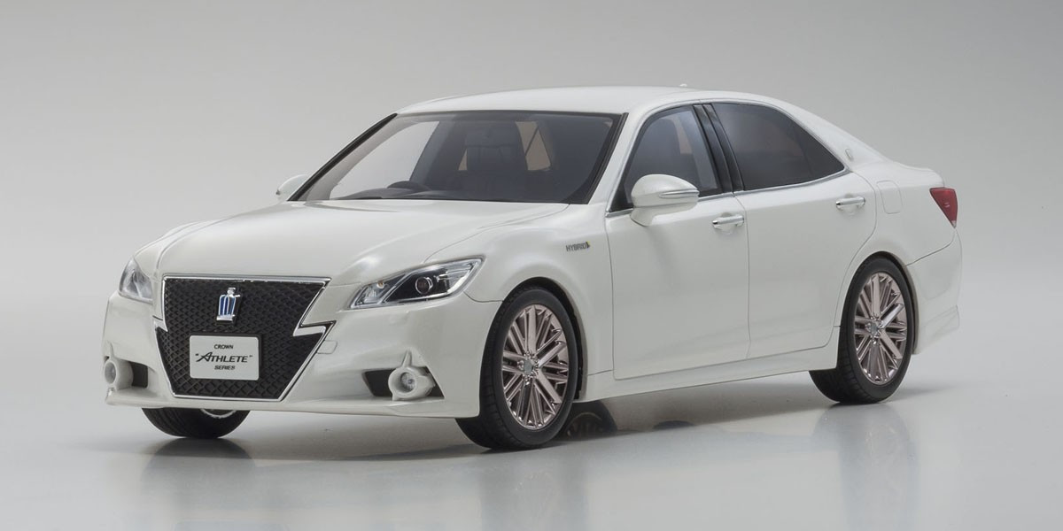 SAMURAI 1/18 TOYOTA CROWN HYBRID ATHLETE G White Pearl Crystal Shine