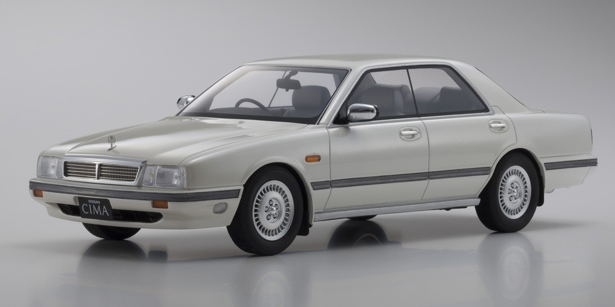 Kyosho SAMURAI 1/18 scale Nissan Cedric Cima White KSR18026W
