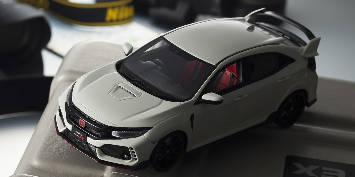 Kyosho SAMURAI 1/18scale Honda Civic Type R (White) KSR18029W